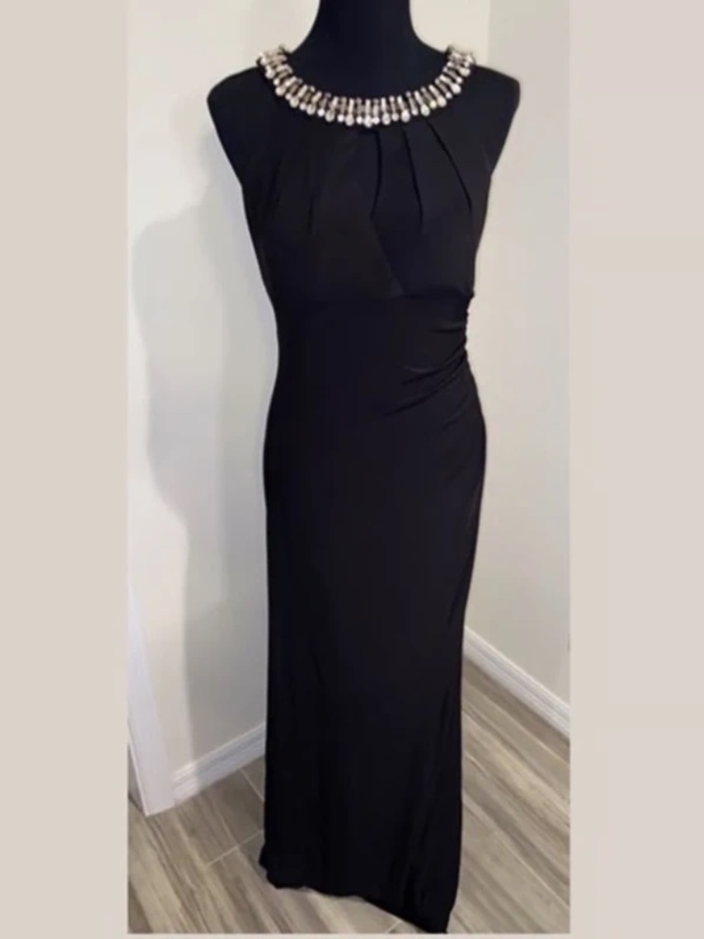 Vince Camuto Black Crystal Collar Embellished Formal Maxi Evening Gown - EUC